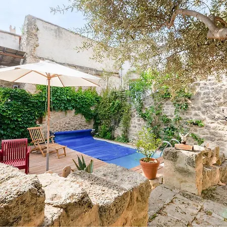 2 Bedroom Lovely Home In Montbazin *