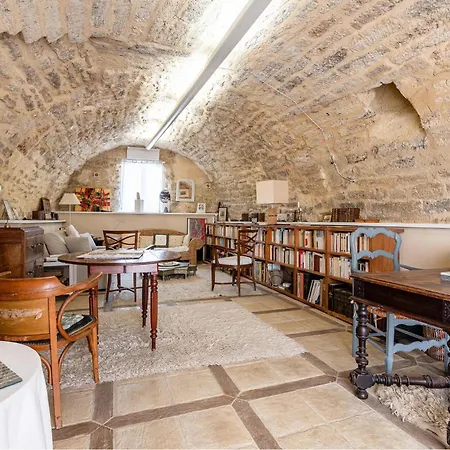 2 Bedroom Lovely Home In Montbazin Montbazin