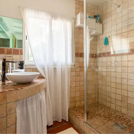 2 Bedroom Lovely Home In Montbazin * Montbazin